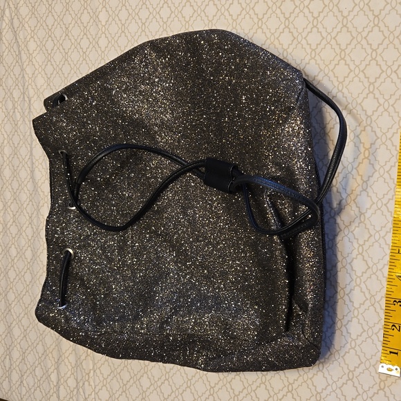NWOT Shimmering Victoria's Secret Drawstring Backpack - Picture 2 of 5